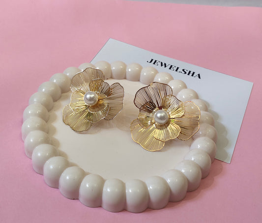 Forever Pearl Flower Earrings